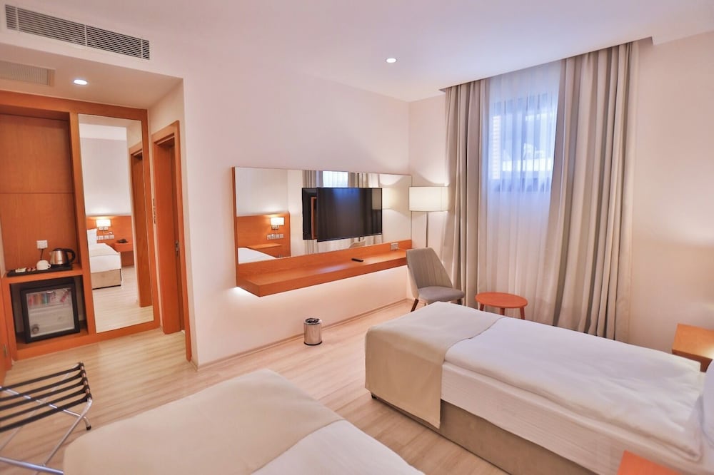 Economy Double or Twin Room photo 3