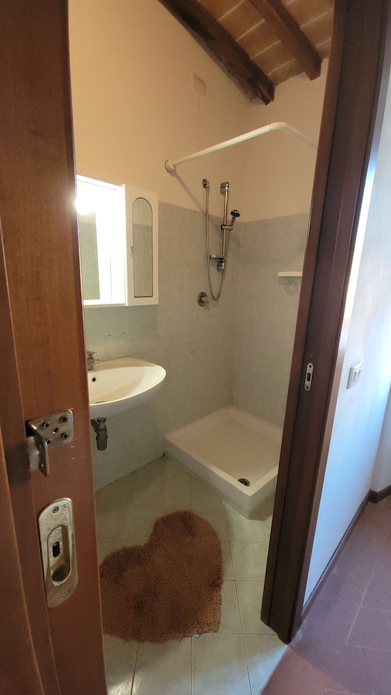 Classic Double Room - Photo 5