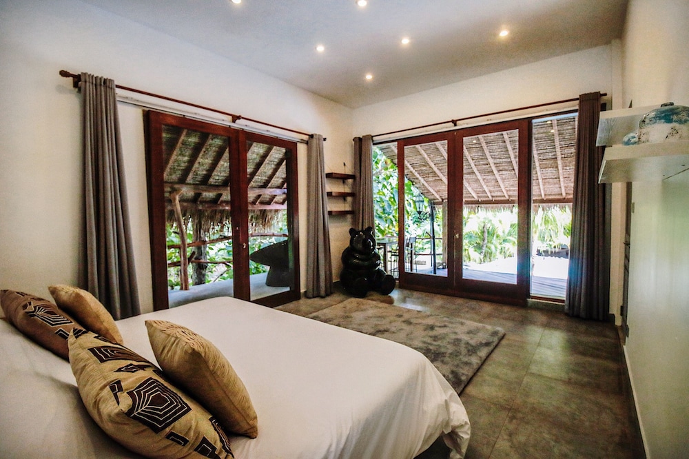Tropical Bedrooms Villa with Private Pool