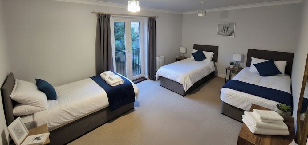 House, 4 Bedrooms, Garden View