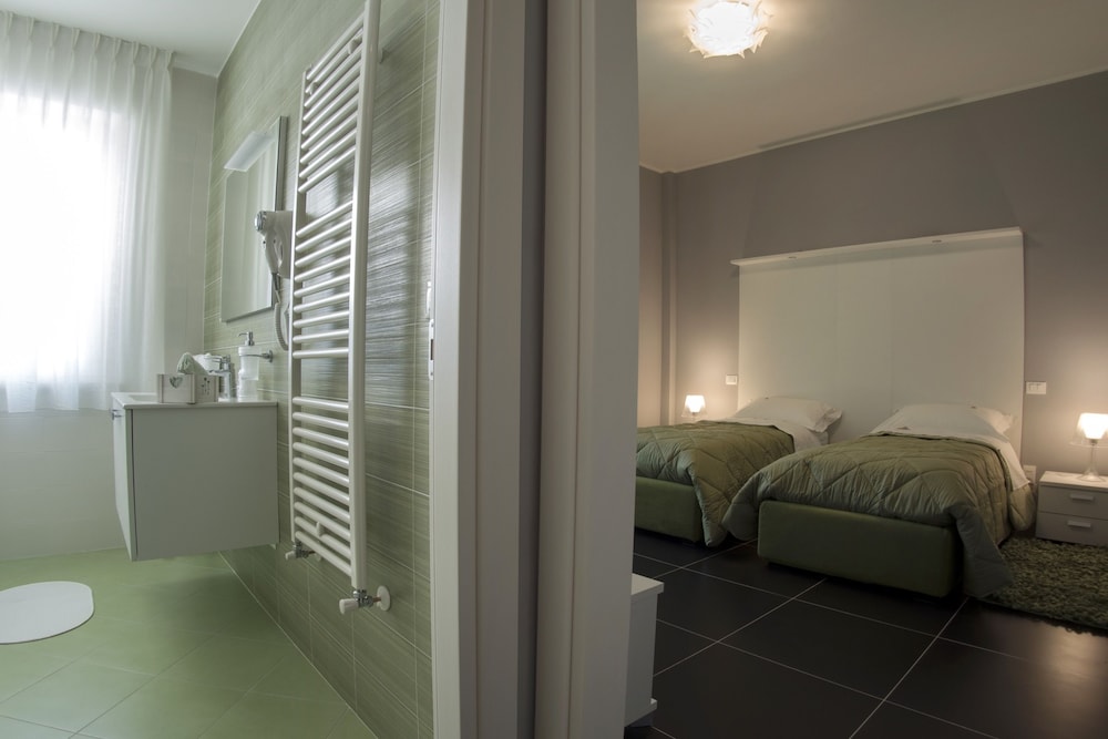 Deluxe Double Room photo 3