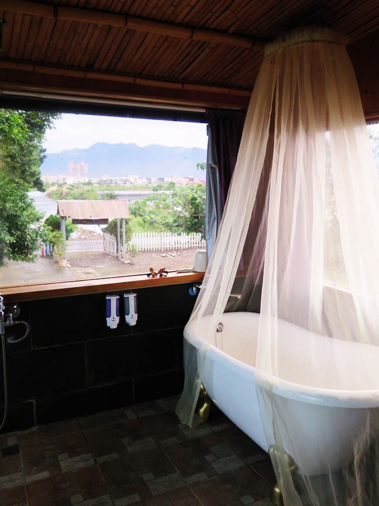 Signature Chalet, 1 Bedroom, Patio, Courtyard Area photo 2
