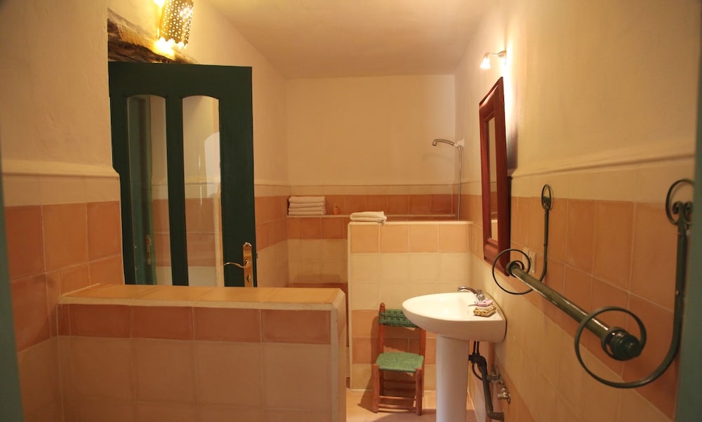 Family Suite, Garden View, Garden Area photo 3