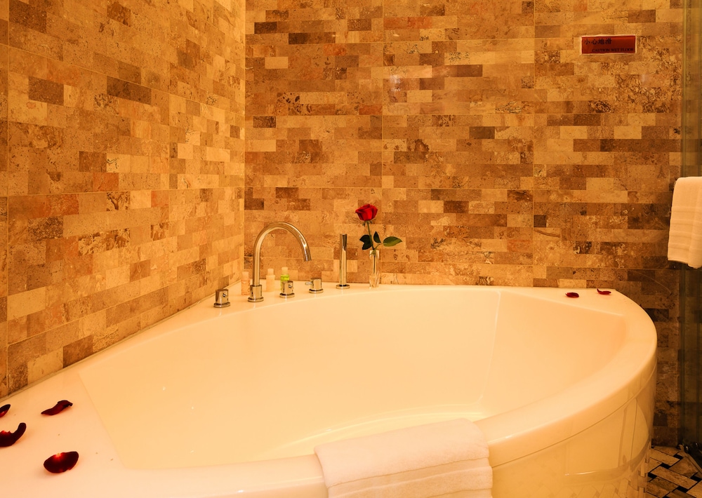 Single Room with Bath photo 3
