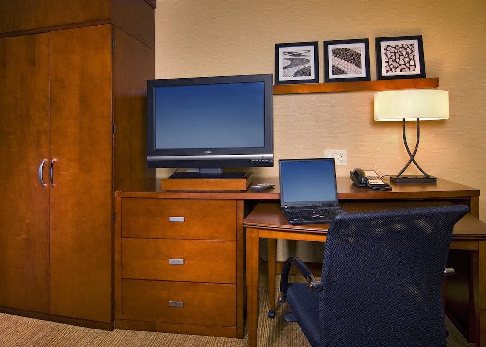 Suite, 1 Bedroom, Balcony photo 3