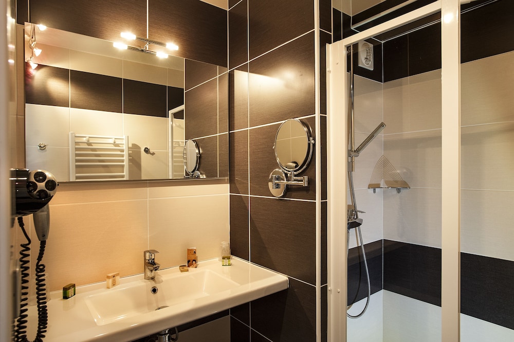 Logis Hotel Restaurant Les 2 Rives - A75, en bordur af flod, Billede 6
