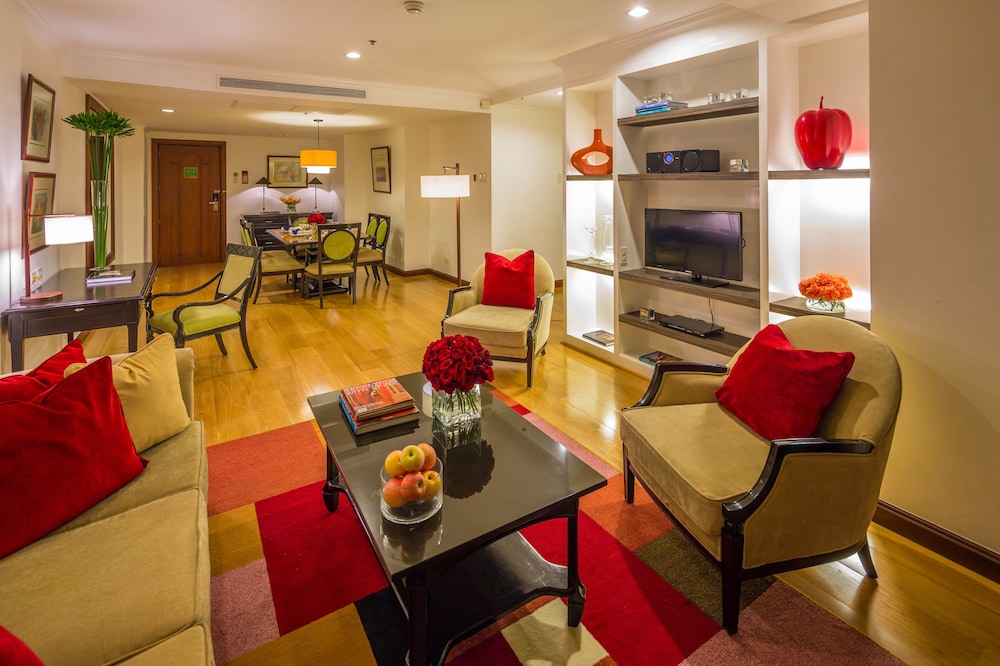 Three-Bedroom Suite - Photo 19
