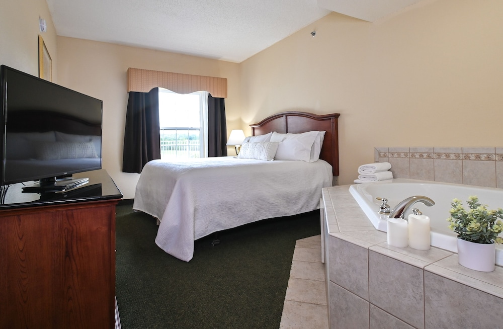 Superior Suite, 1 King Bed With Sofa Bed photo 1