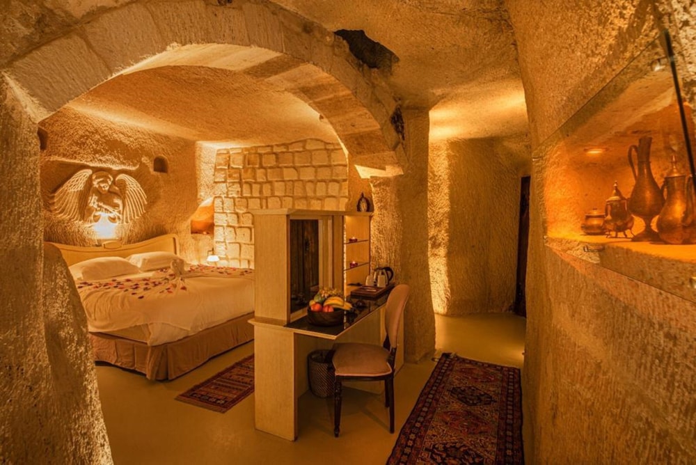 Honeymoon Room, 1 King Bed, Jetted Tub photo 1