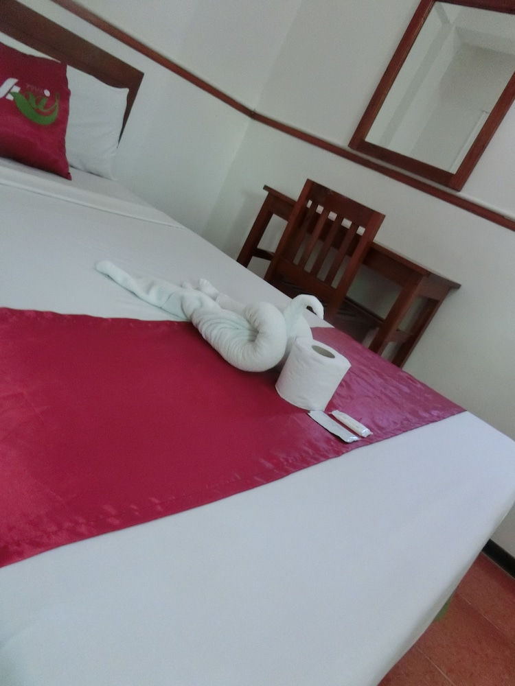 Standard Room, Multiple Beds photo 3