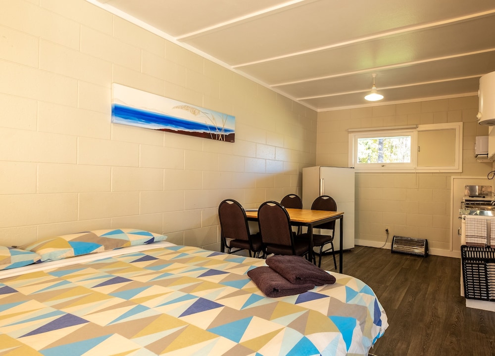 Kitchen Cabin (Shared Bathroom) photo 2