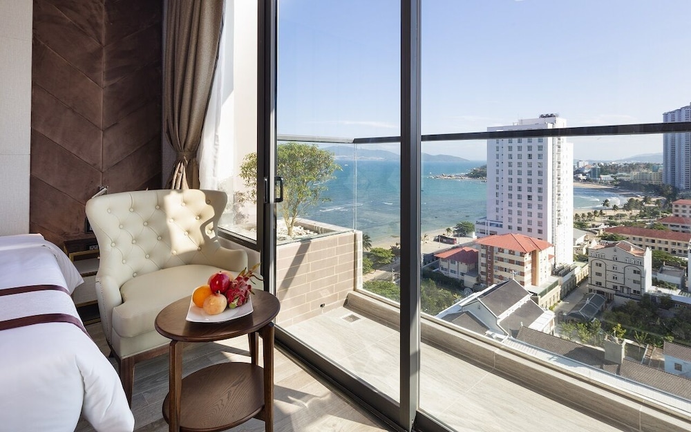 Senia Suite, Balcony photo 3