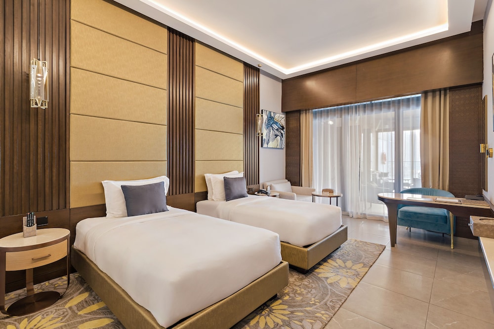 Premium Twin Room Balcony with City View photo 1