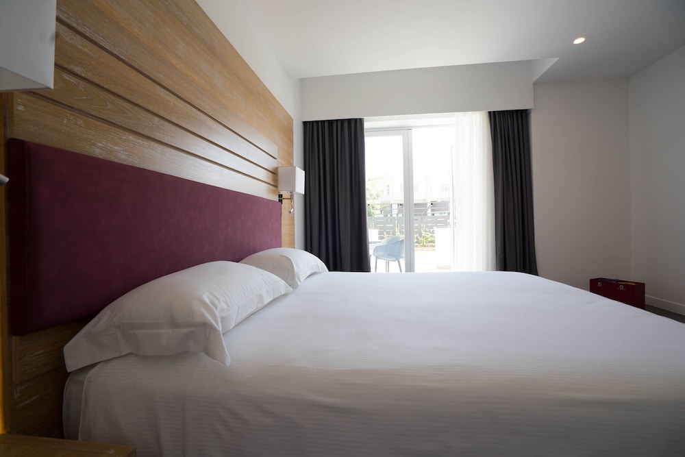 Deluxe Double or Twin Room - Photo 5