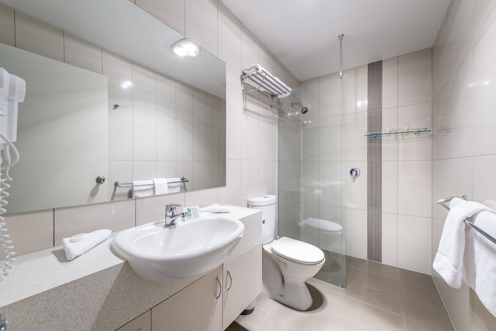 Standard One Bedroom Apartment - Harbour View - Photo 2
