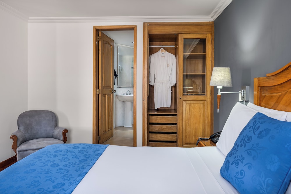 Junior Room, 1 Queen Bed - Photo 2