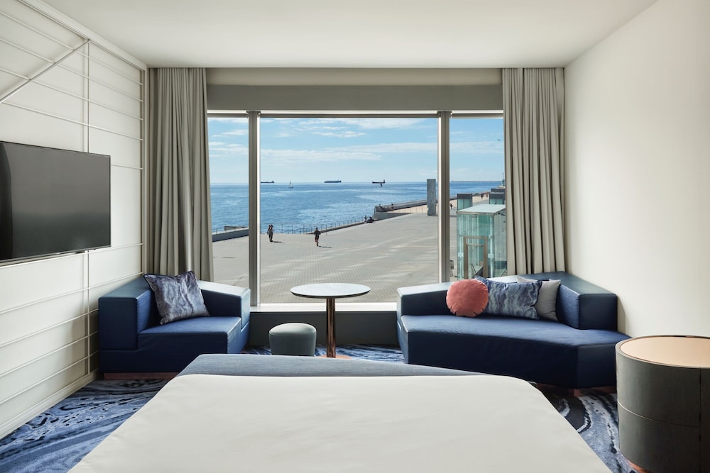 Wonderful Room, Room, 1 King Bed, Marina View thumbnail 6