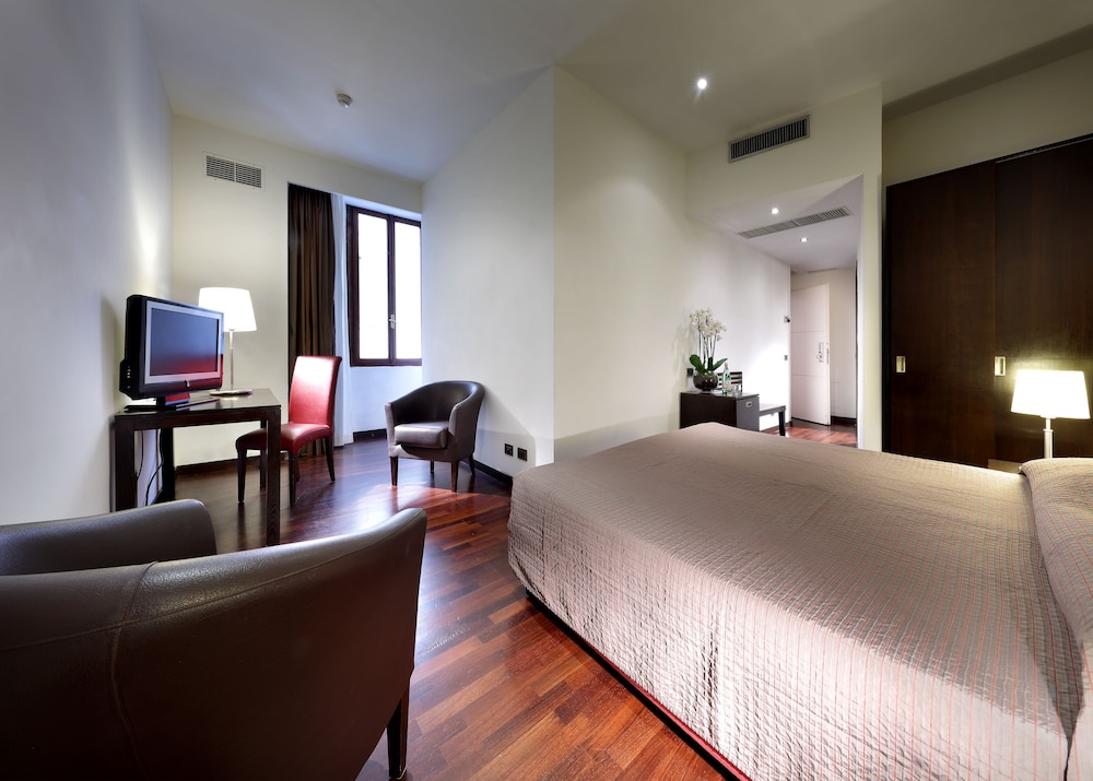 Family Suite (3 Adults) photo 1
