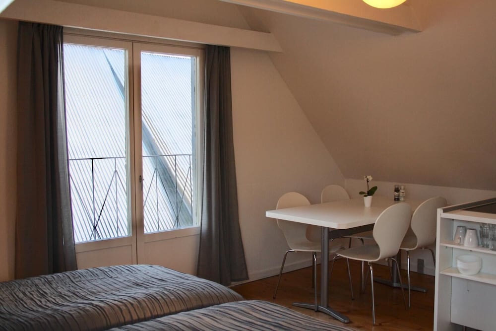 Standard Double Room, Private Bathroom - Photo 4