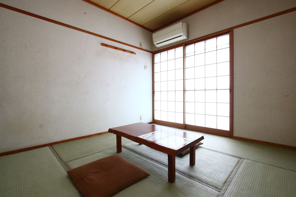 Japanese Style Room For 3 People, Smoking photo 3
