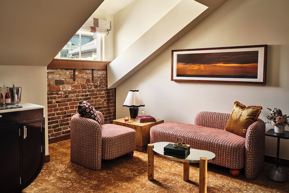 Suite (LoDo) thumbnail 5