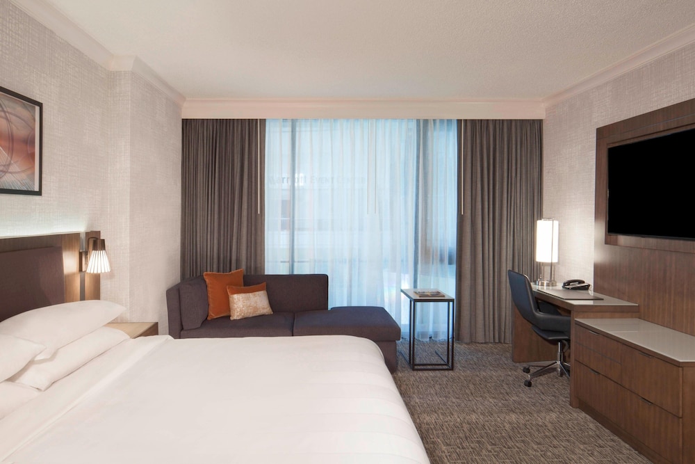 Deluxe Suite, 1 Bedroom - Photo 1