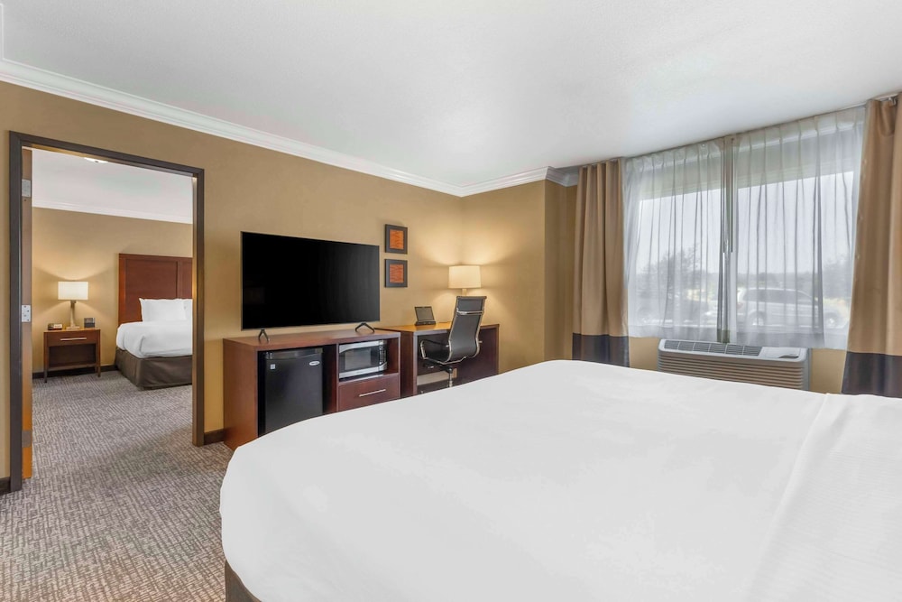 Suite, Multiple Beds, Accessible, Non Smoking - Photo 3