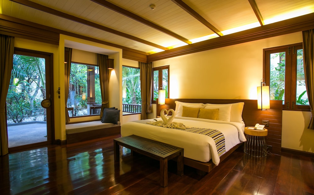 Deluxe Room - Photo 7