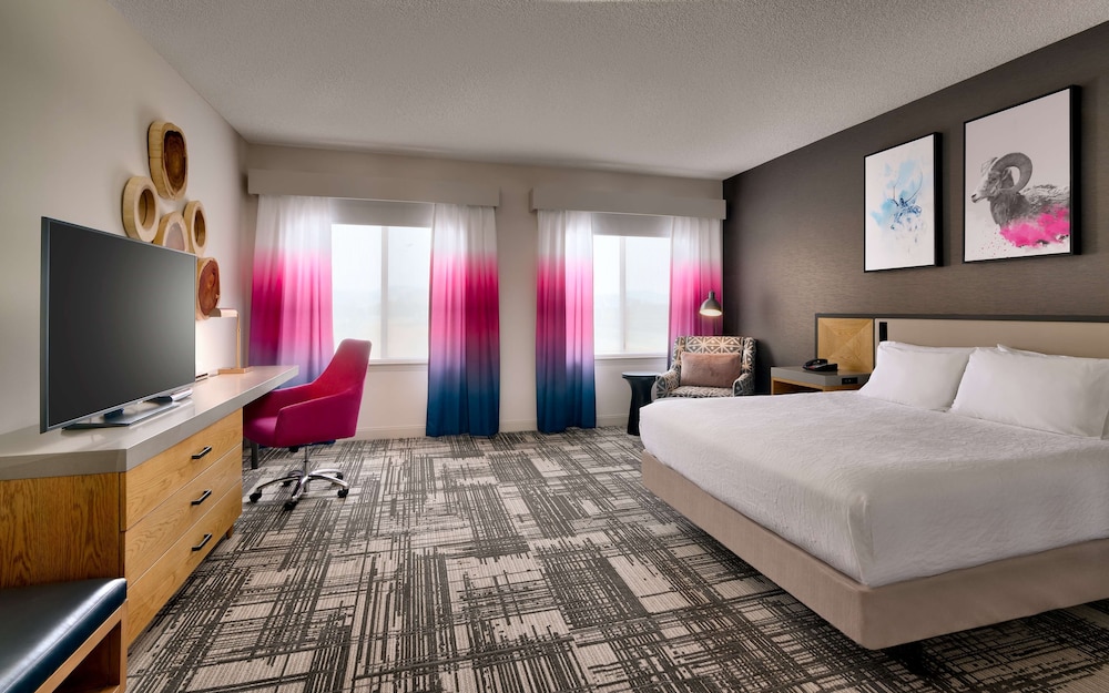 Room, 1 King Bed, Accessible - Photo 2