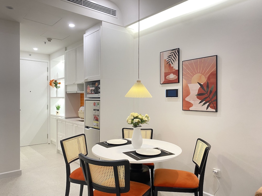 Two-Bedroom Apartment with Balcony - Photo 21