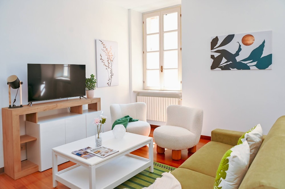 One & Only Lake View Apartment in Central Como, Photo 7