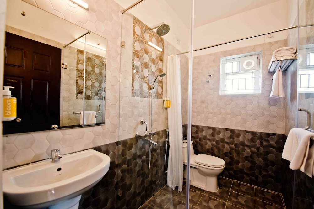 Deluxe Twin Room - Photo 6