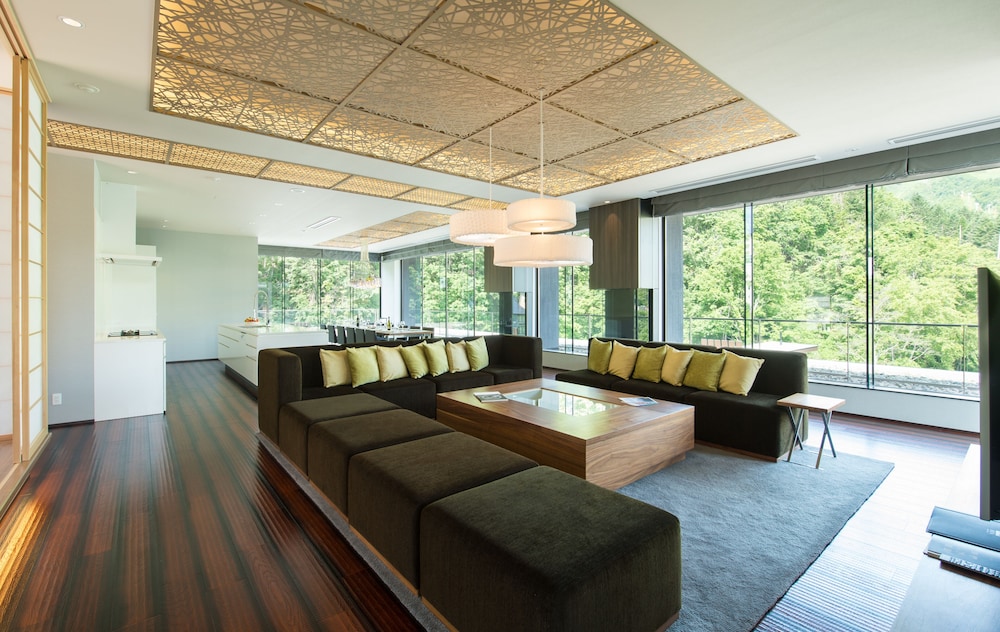5 Bedrooms Penthouse C [Ski Resort View] photo 1