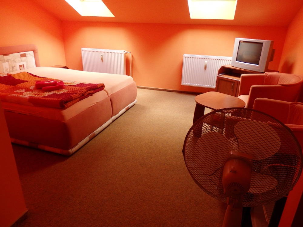 Deluxe Double Or Twin Room photo 1