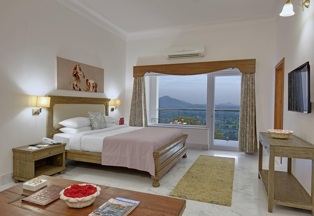 Heritage Suite with Balcony photo 3
