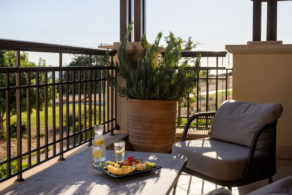 Aphrodite Suite with Jacuzzi Golf & Sea View - Photo 4