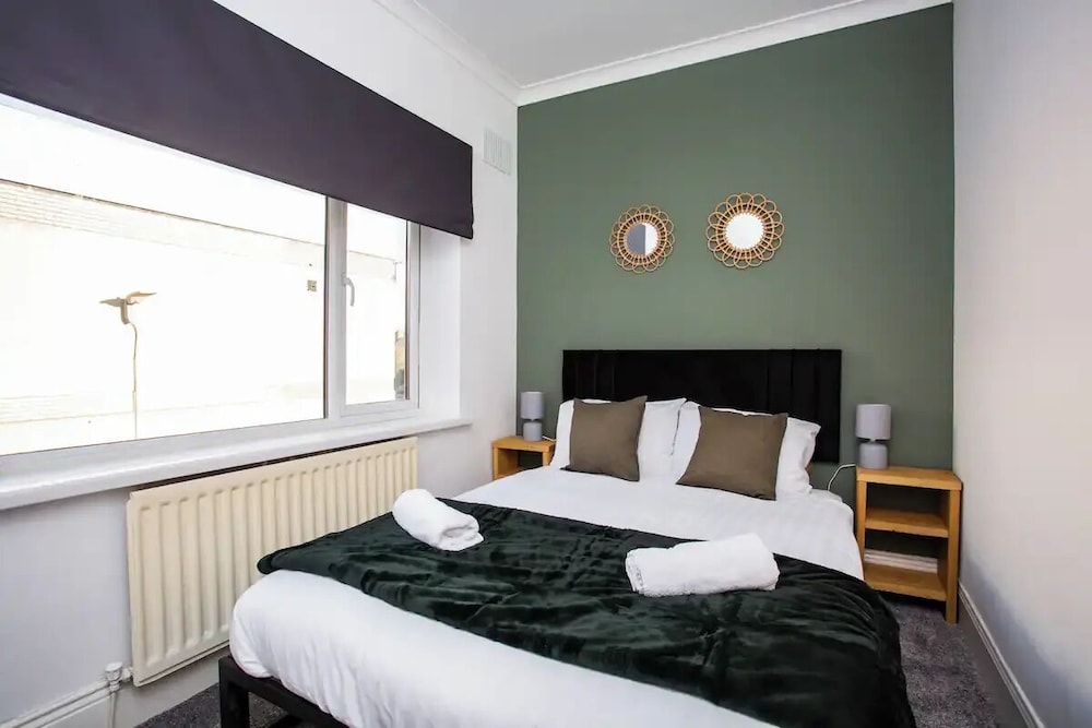 House, 2 Bedrooms photo 1