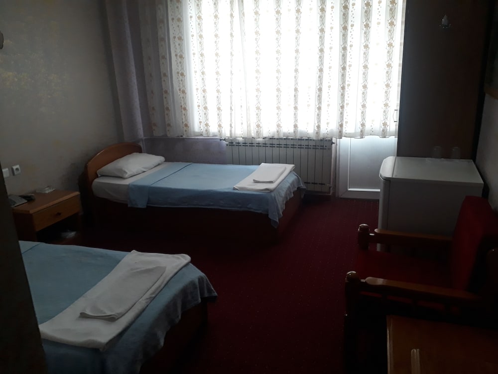Twin Room, Accessible, Smoking photo 2
