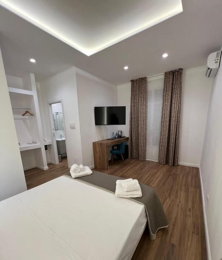 Deluxe Double Room, Courtyard View