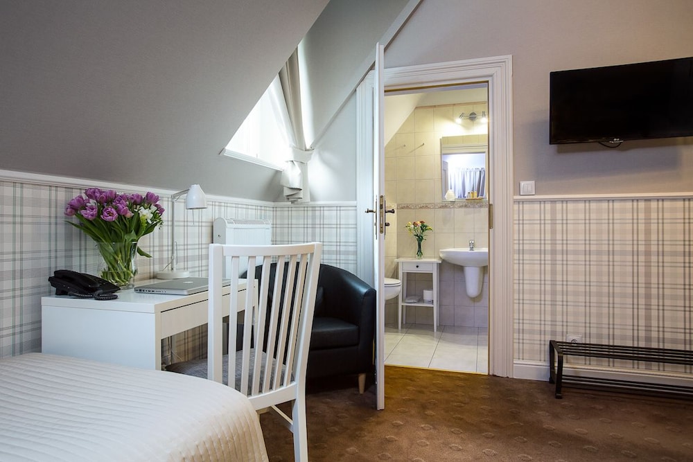 Classic Single Room, 1 Twin Bed, Park View photo 2