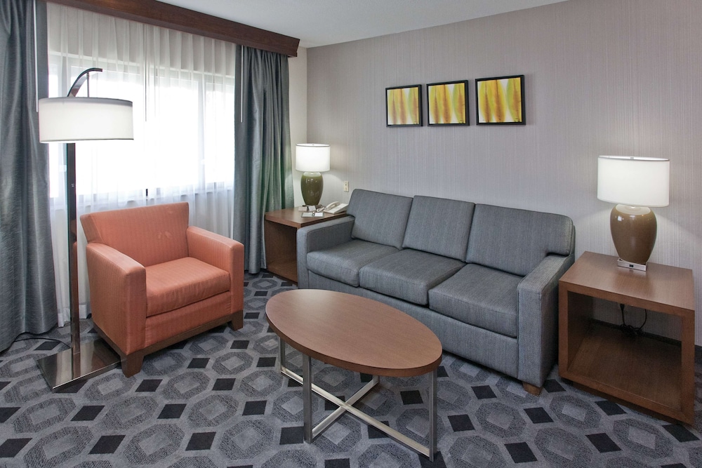 Suite, 1 King Bed, Non Smoking - Photo 5