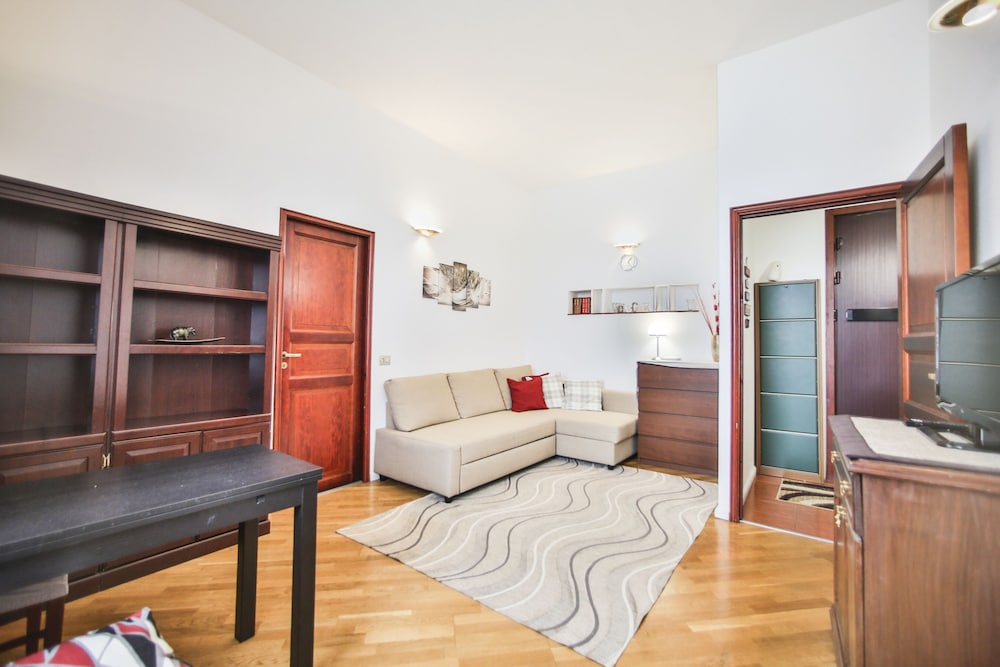 Apartment photo 1