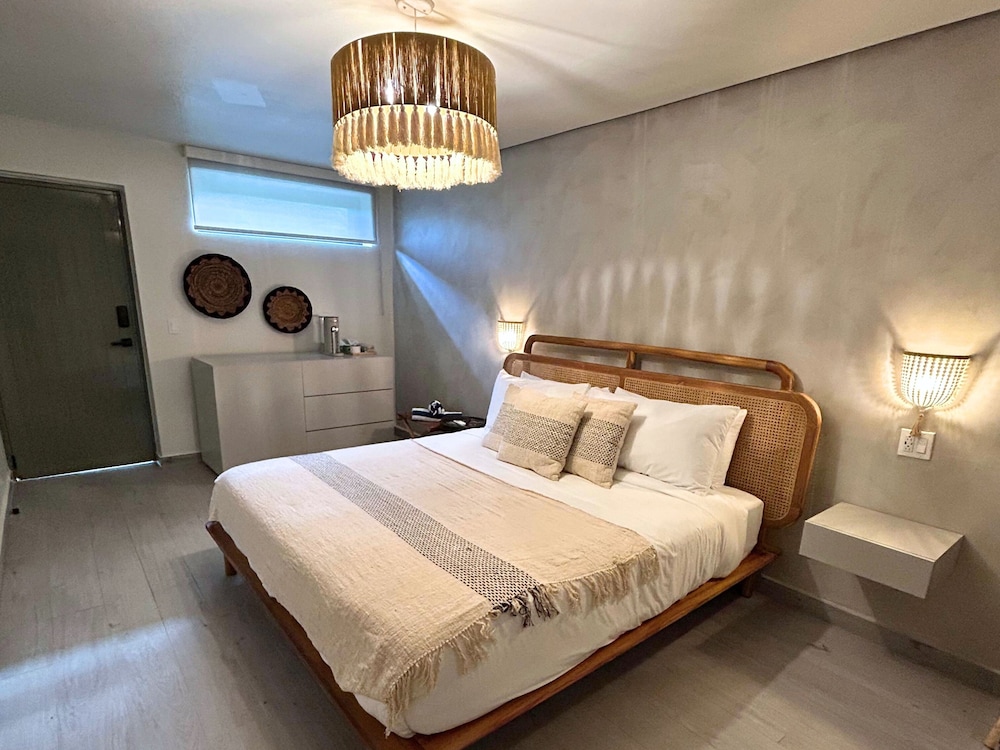 Junior Suite, 1 King Bed photo 2
