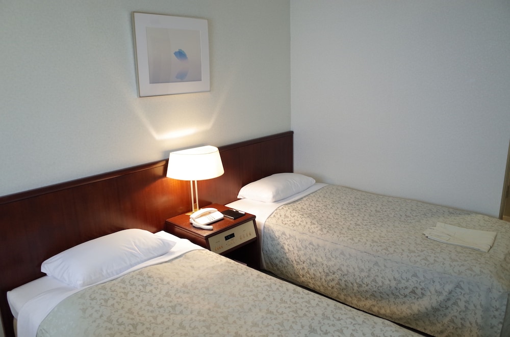 Economy Twin Room, 2 Twin Beds, Smoking photo 2