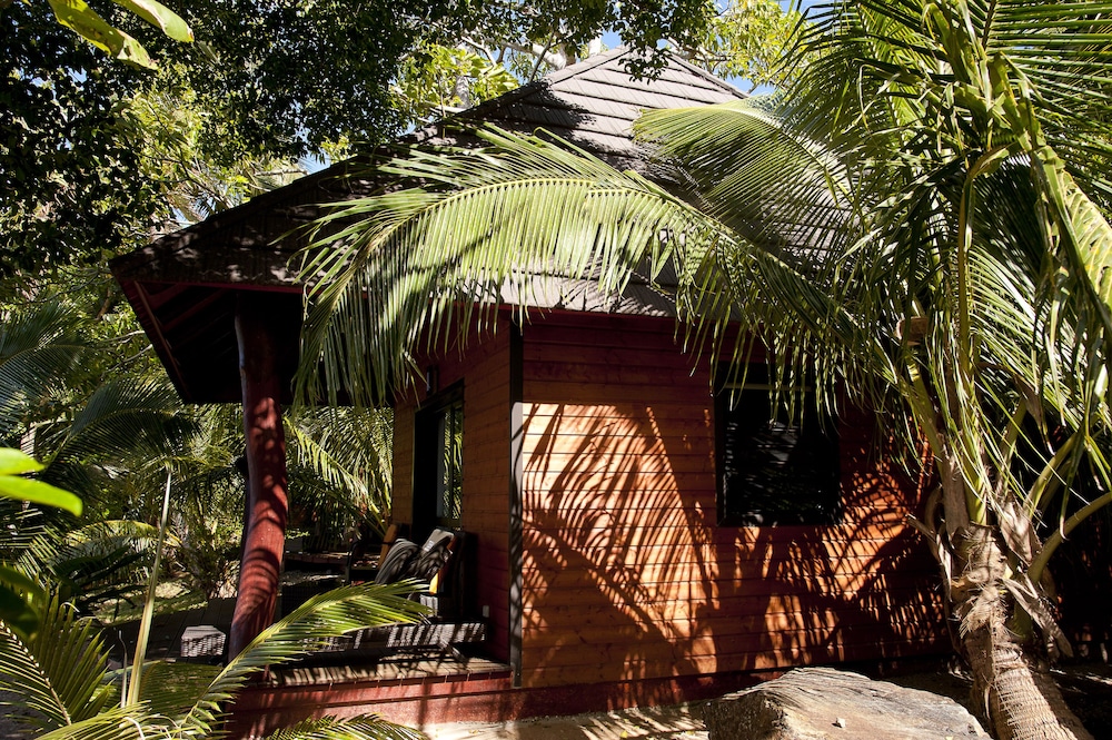 Bungalow (Tropical) photo 2