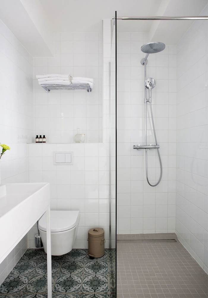 Double Room (Small) photo 2