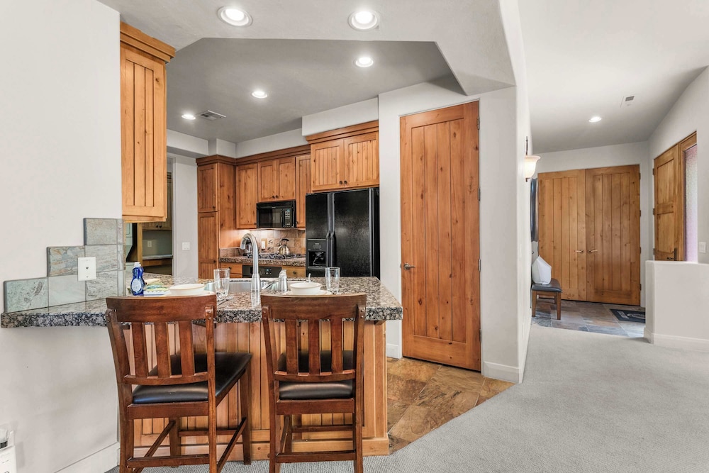 Townhome, Multiple Beds, Patio, Mountain View (Lava Falls Red Rock) photo 3