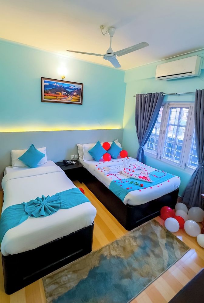 Deluxe Double or Twin Room, Lake View