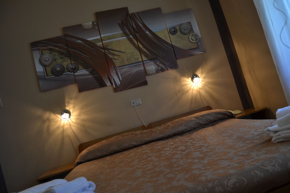 Double Room - Photo 6