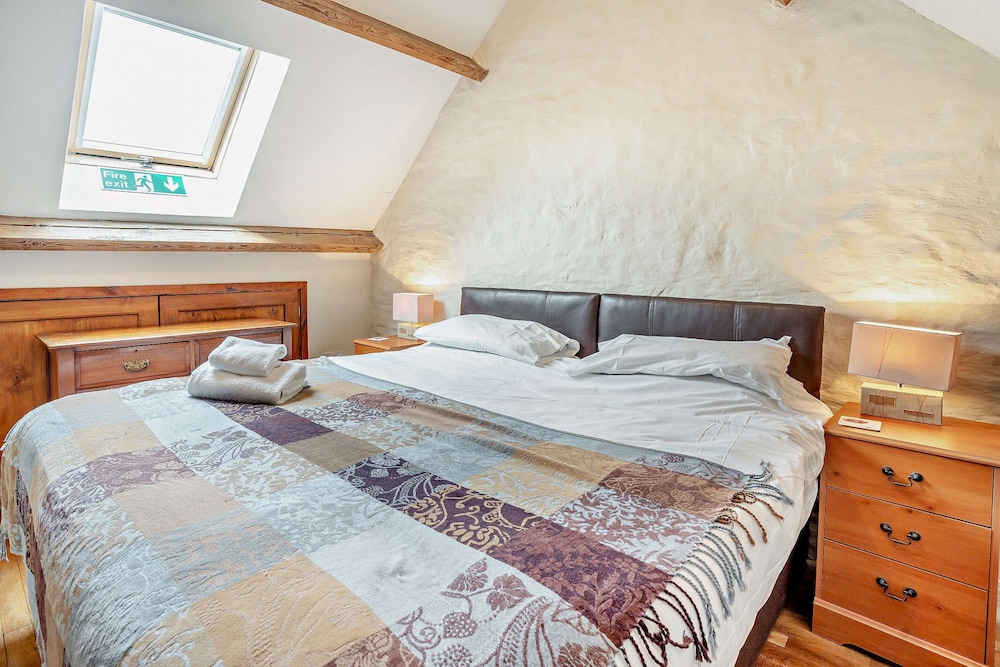 Superior Cottage, Private Bathroom, Courtyard View (Tyn Cellar Cottage) photo 3